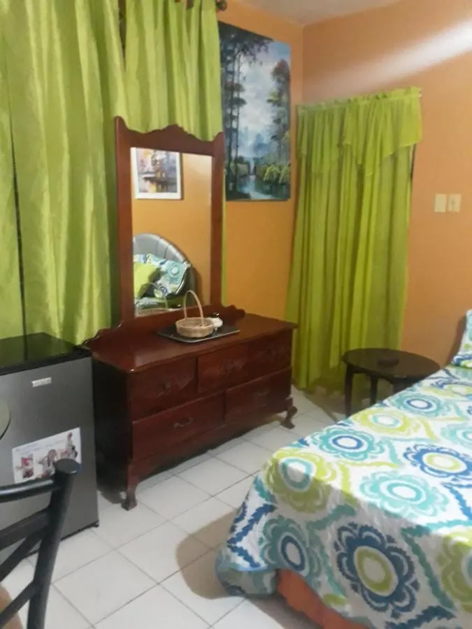 Tanya'S Apartments Negril